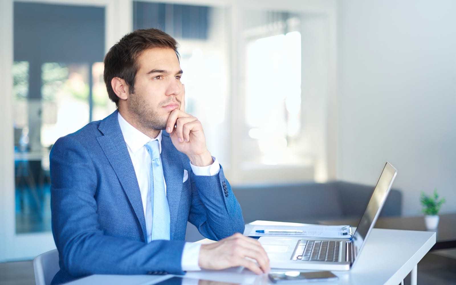 Persons imagining himself as a native speaker in order to take on another accent.